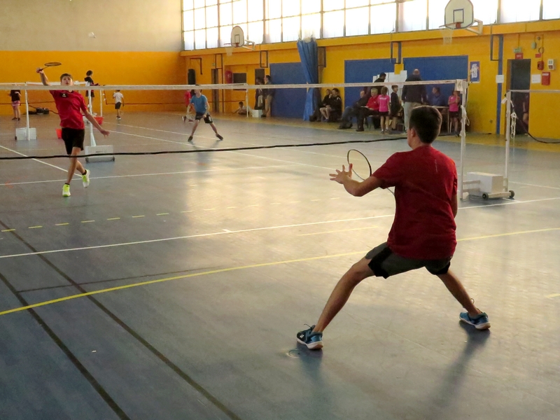 Le Club Local Recevait Le Tournoi D Partemental De Badminton La